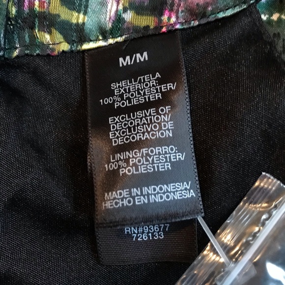 Bisou Bisou Keyhole Top, Blouse - Picture 8 of 8